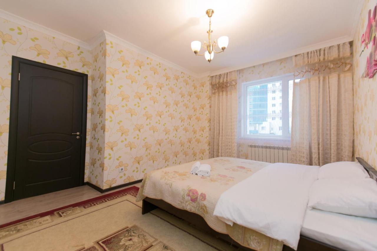 Cozy Apartment On Sarayshyq Street 5E Astaná Exterior foto