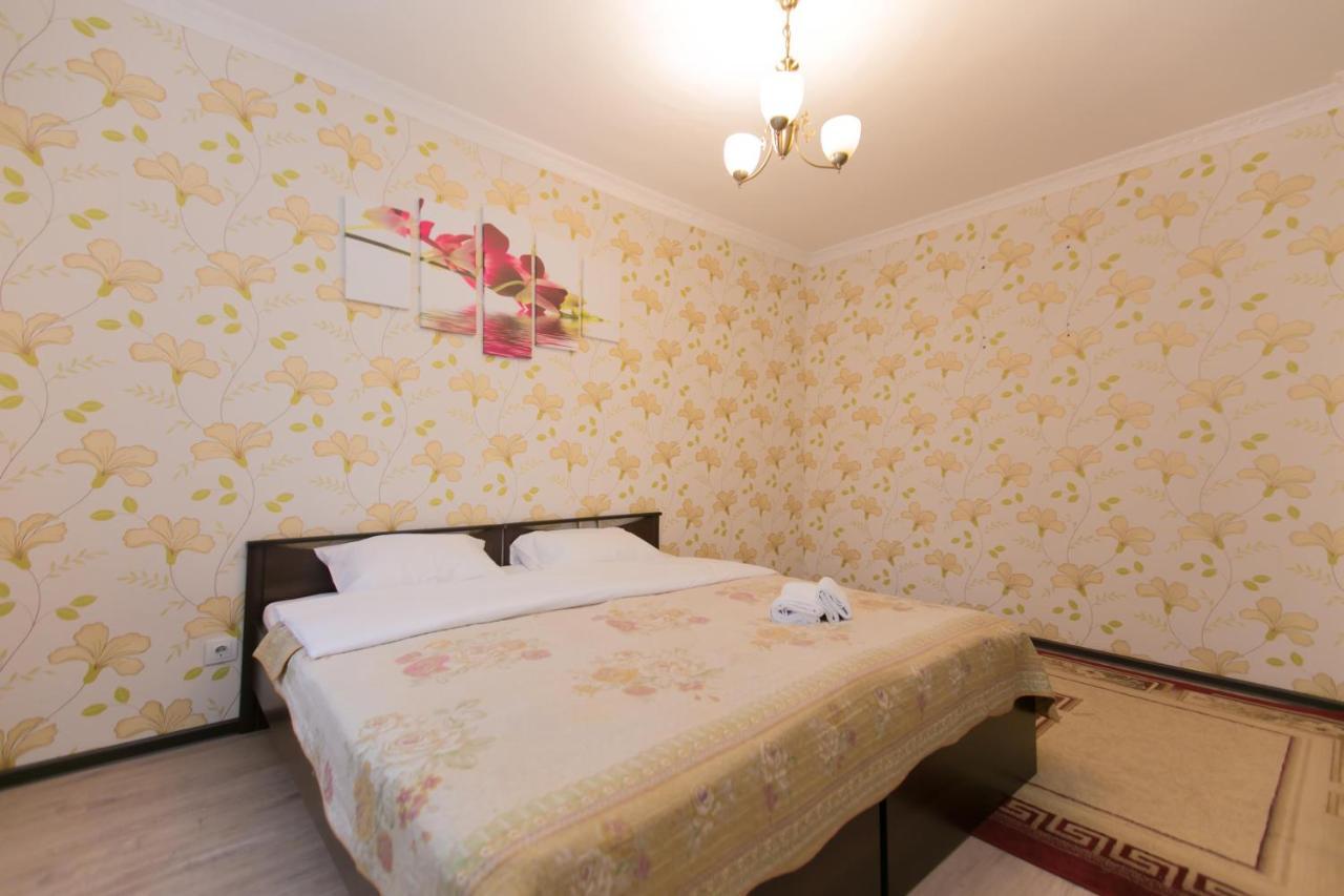 Cozy Apartment On Sarayshyq Street 5E Astaná Exterior foto